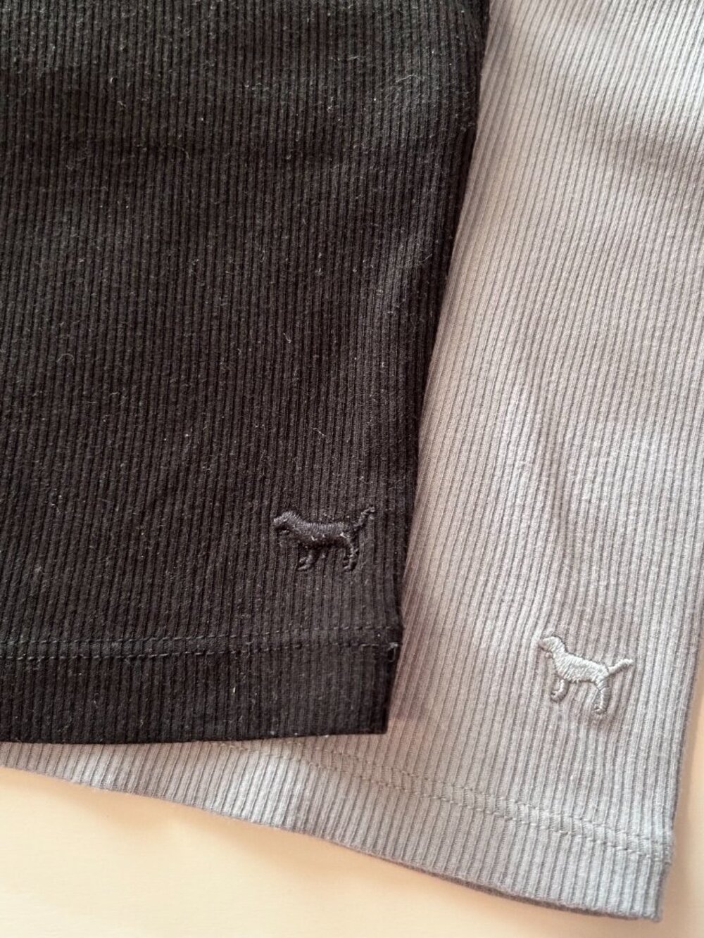 PINK VS Set of 2 Cropped Tank Tops Gray and Black Size S - Picture 5 of 5